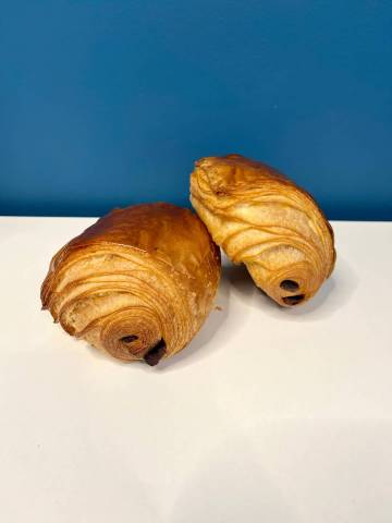 PAIN AU CHOCOLAT